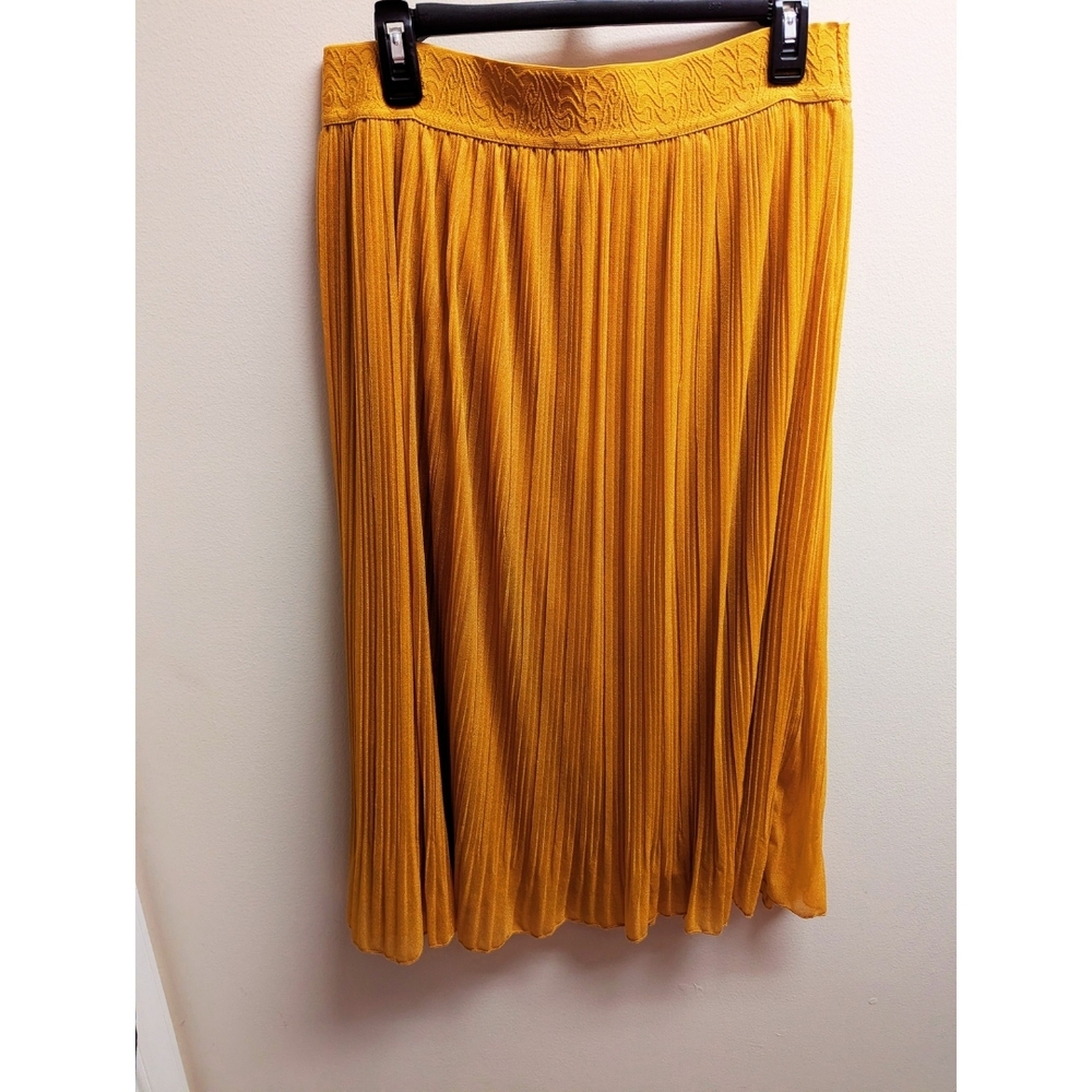 Elegant Mustard Pleated Skirt